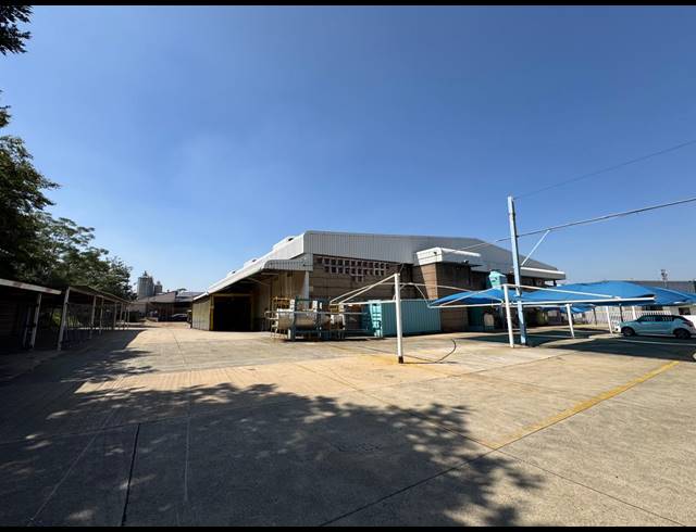 3,563M² WAREHOUSE TO LET IN INDUSTRIA